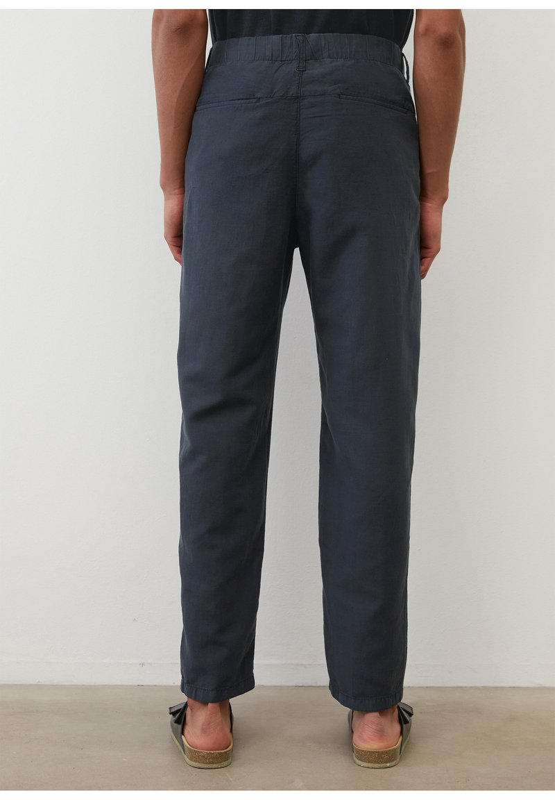 Herren Trainingsanzüge | Marc O'Polo MODELL BELSBO Jogginghose dark navy/blau - WJ77377 Herren Trainingsanzüge | Marc O'Polo MODELL BELSBO Jogginghose dark navy/blau - WJ77377