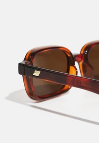 Le Specs PILFERER UNISEX - Sunglasses - toffee