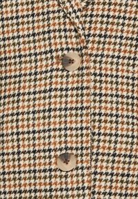 Pieces Cappotto classico - brown