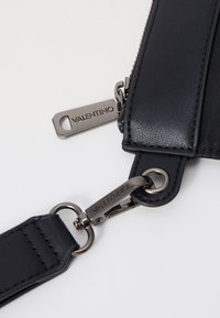 Valentino Bags KYLO UNISEX - Psaníčko - nero
