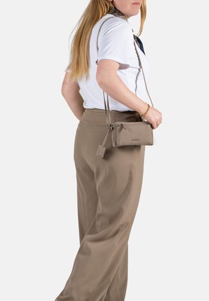 Burkely SPECIAL SARA - Schoudertas - tan