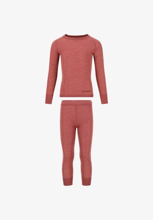 Set termico rosso composto da un top a maniche lunghe e pantaloni aderenti. Realizzato in un materiale morbido e strutturato con cuciture tonali e un dettaglio del logo.