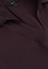Next SHORT SLEEVE V-NECK OVERHEAD WITH COLLAR - Bluse - red burgundy