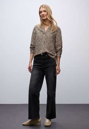 LEO SPLIT NECK  - Blouse - beige
