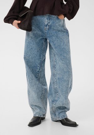 Gestuz MAWI BALLON  - Baggy jeans - light blue acid wash