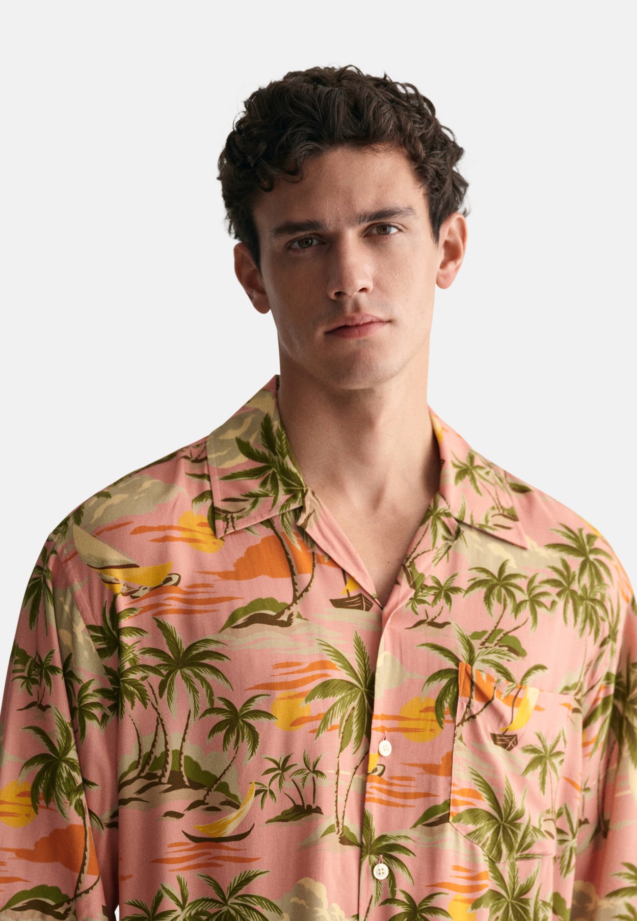 RELAXED FIT HAWAIIAN SHORT SLEEVE