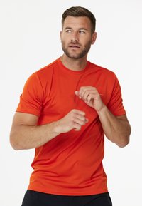 Endurance VERNON TEE - Sportovní tričko - pureed pumpkin