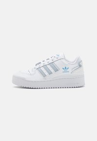 adidas Originals FORUM BOLD STRIPES - Sporta apavi - foottwear white/halo blue/light blue
