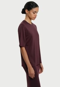 RESIDUS BOTTAS - T-shirt basic - bordeaux
