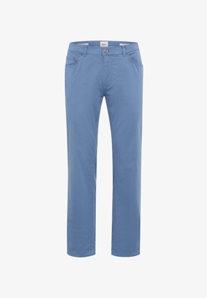 Lichtblauwe broek van katoen. Rechte pasvorm, ritssluiting, knoopsluiting, riemlussen, twee zakken aan de voorkant en twee zakken aan de achterkant.