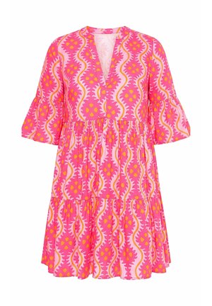Kort jurkje met roze en oranje patroon, gelaagde rok, V-hals en uitlopende mouwen van middellange lengte.