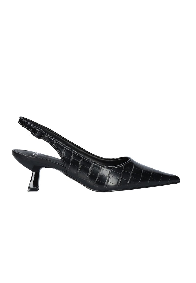 Tacones negros tipo slingback con punta afilada, con textura de cocodrilo, pequeño tacón cuadrado y correa ajustable para un ajuste seguro.
