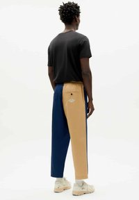 Thinking Mu LUC - Trousers - tricolor