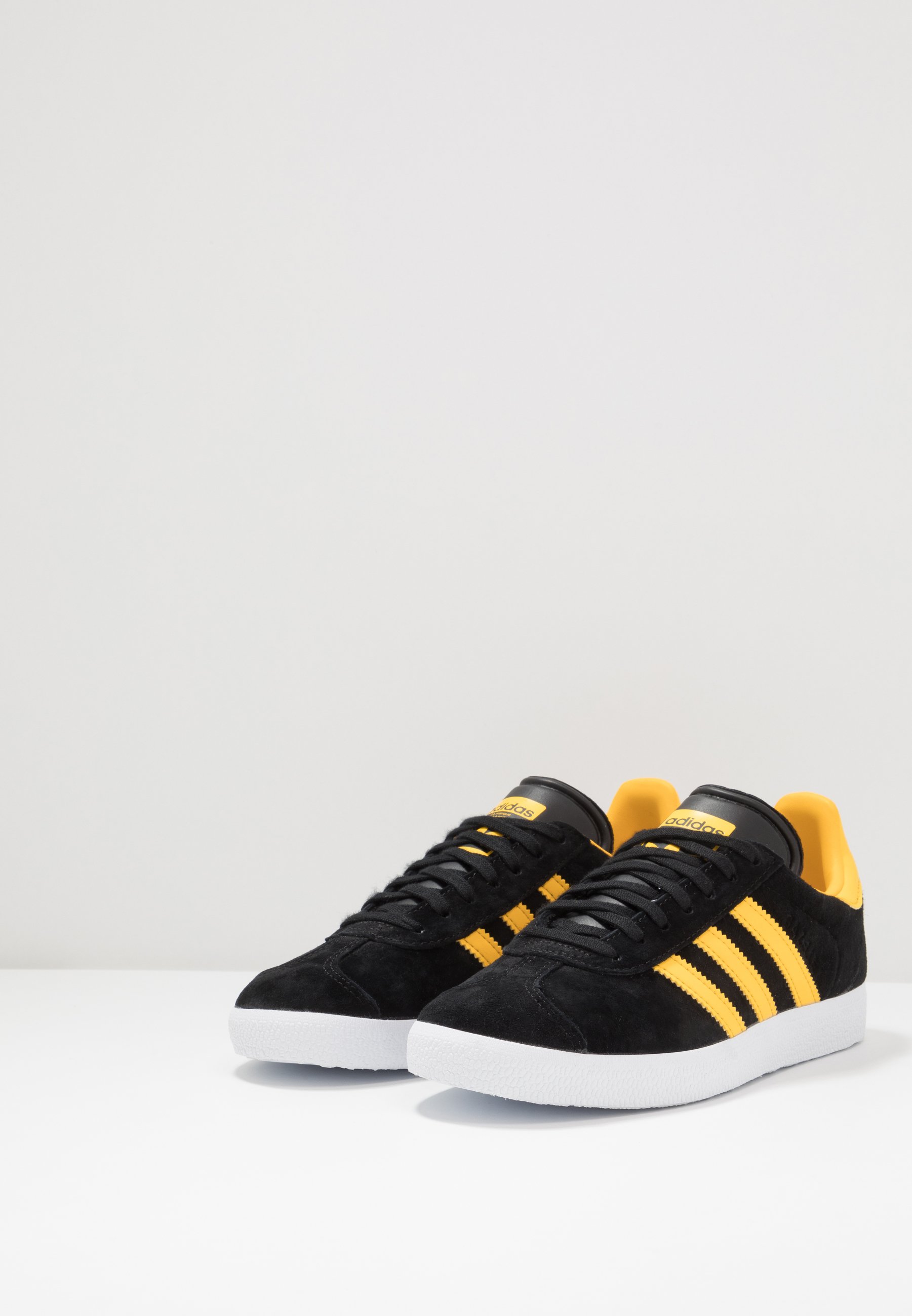 adidas original gazelle noir