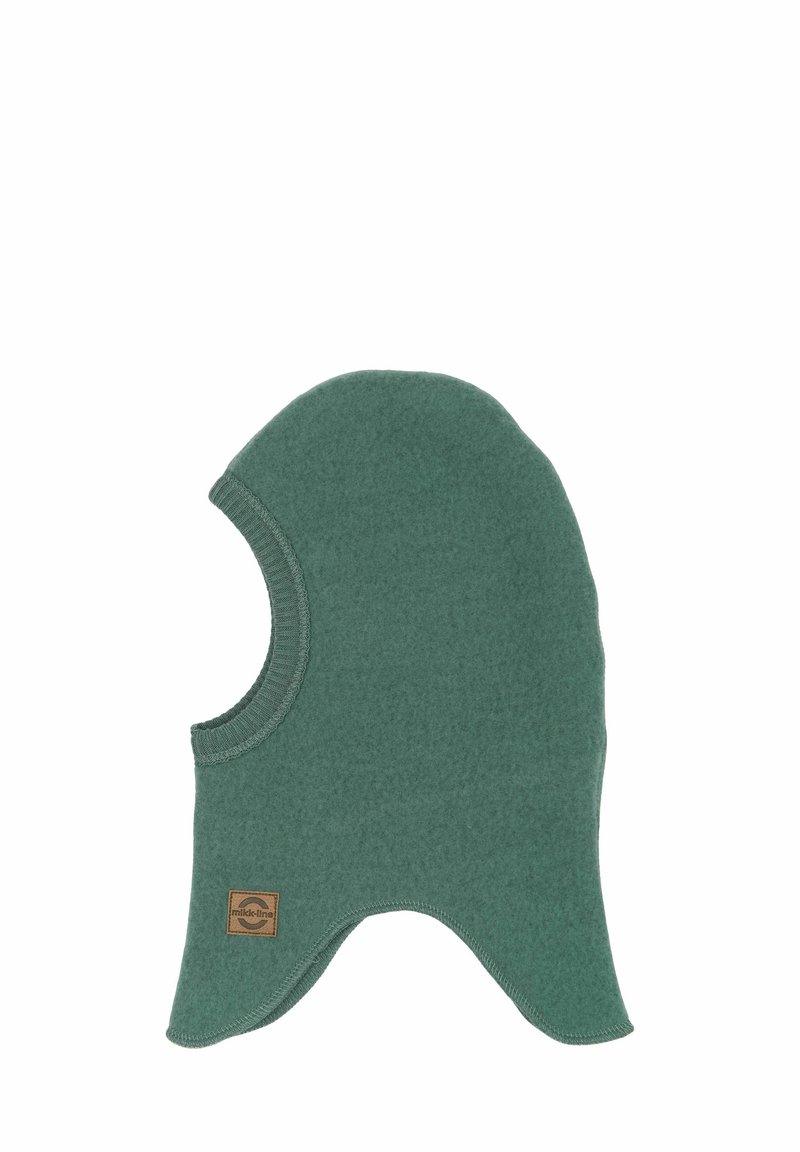 Zelený fleeceový balaclava so zaoblenou špičkou, širokým otvorom pre krk a logom na nášivke. Mäkká textura s hladkým šitím a zakriveným designom lemovania.