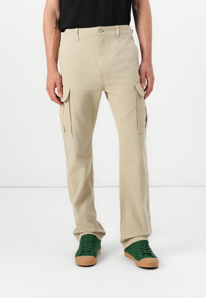 Tommy Jeans OTIS HERRINGBONE PANTS - Cargo trousers - silt