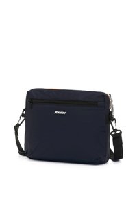 Sacoche croisée K-Way bleu marine en tissu durable ; comporte une poche avant zippée, une bandoulière réglable et un détail de logo subtil.