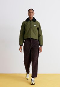 Carhartt WIP NEWKIRK JACKET - Lichte jas - office green