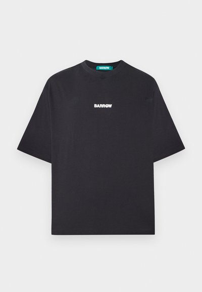 Schwarzes T-Shirt mit kurzen Ärmeln aus Baumwolle. Mit einem runden Ausschnitt und dem Schriftzug "BARROW" in Weiß auf der Brust. Einfaches und minimalistisches Design.
