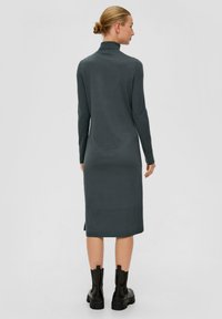 s.Oliver MIDI MIX - Robe pull - olivgrün
