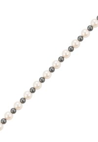 Una stringa di perle bianche e grigie scure alternate, con una texture liscia, forma rotonda, dimensione uniforme, caratterizzata da un design classico a perline.