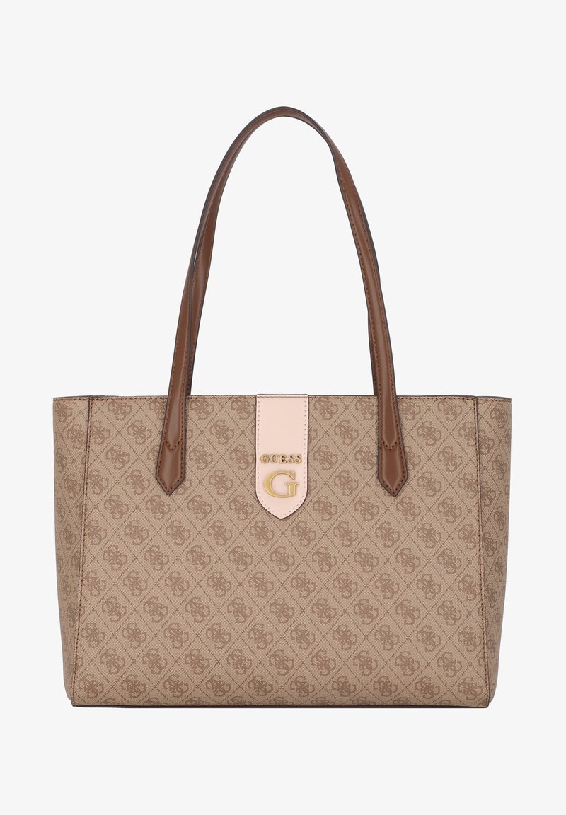 Borsa a tracolla in tessuto beige con motivo logo geometrico, manici in pelle marrone e una finitura avorio con un logo "G" dorato e il testo "GUESS".