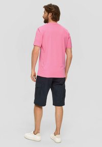 s.Oliver MIT GROSSEM LABEL - T-shirt print - rosa