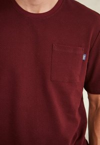 Next MOTIONFLEX COSY SET  - Pyjamas - red navy blue herringbone
