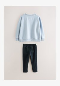 Neizvēlēts, blue white