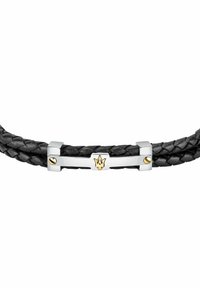 Bracciale in pelle intrecciata nera con un fermaglio in argento e oro dettagliato con logo. La pelle testurizzata aggiunge profondità al design.