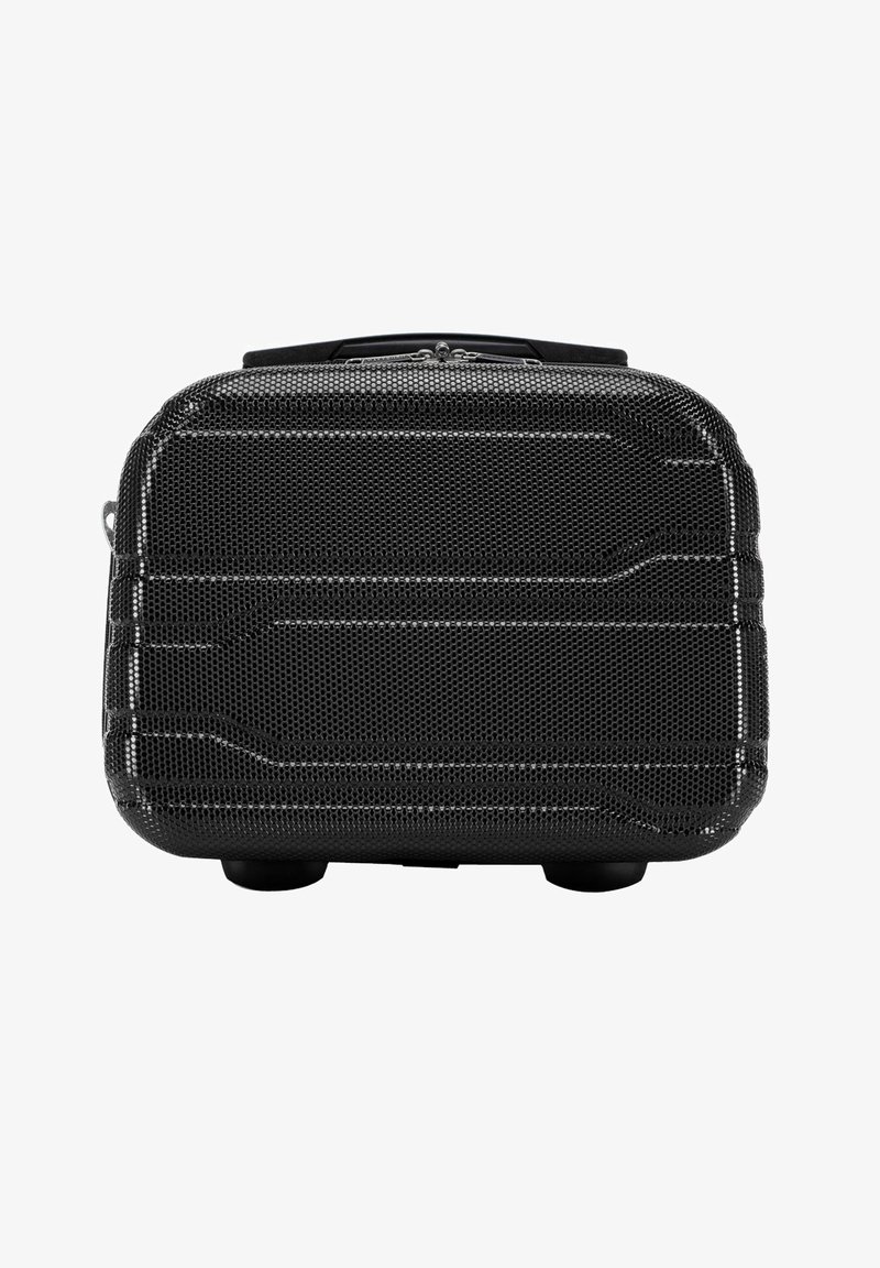 Černý tvrdý obal s síťovým vzorem, obdélníkový tvar, horní rukojeť a malé kolečka na základně pro snadnou manipulaci. Kovové švy.