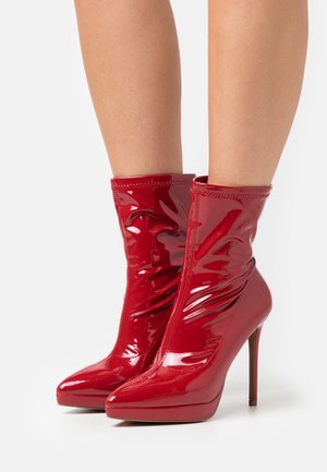 Even&Odd, Bottines à talons hauts - red