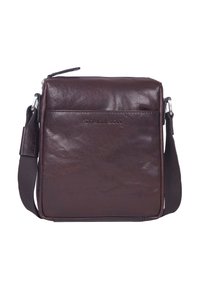 Borsa a tracolla in pelle marrone con una texture liscia, tracolla regolabile, chiusura con zip e logo impresso sul davanti. Forma rettangolare compatta.