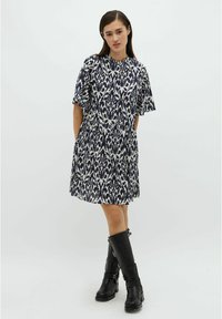 mbyM DECLANY-M - Särkkleit - devika print