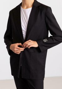 Armani Exchange Cappotto corto - black