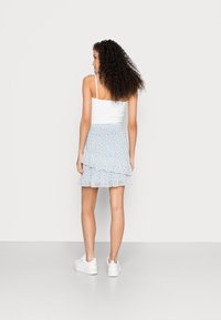 JDY JDYMOON FRILL SHORT SKIRT - Minissaia - light blue