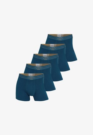 Pět párů pánských boxerek v tyrkysové barvě, s kontrastním hnědým pasem s logem "CR7", vyrobených z měkké, elastické látky.