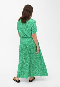 Zizzi FLASH MIT SMOK - Maxisukňa - bright green wh.aop