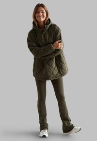 aim’n® OVERSIZED QUILTED ANORAK - Vinterkåpe / -frakk - khaki