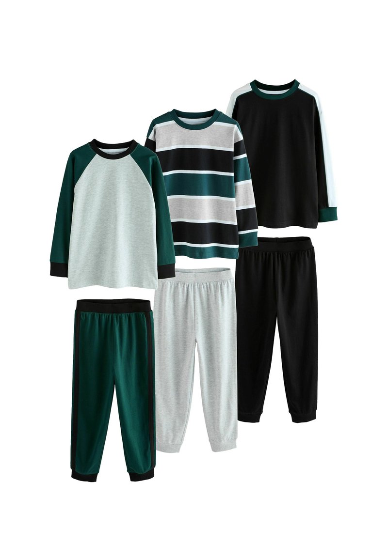 Drei Sets mit Langarmoberteilen und Hosen für Kinder in grün/grau, schwarz/weiß/grünen Streifen und schwarz mit weißen Ärmeln auf weißem Hintergrund.
