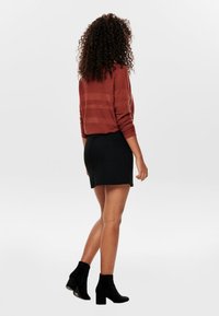 ONLY ONLCAVIAR - Pullover - red