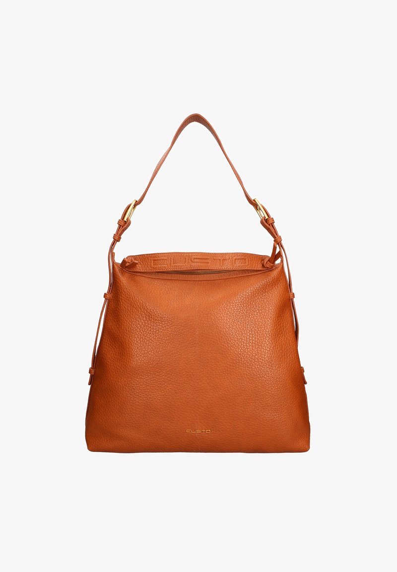 Bruine leren handtas met een gestructureerd oppervlak, voorzien van een gebogen hengsel en een subtiele logo onderaan. Ontwerp met een open bovenkant.