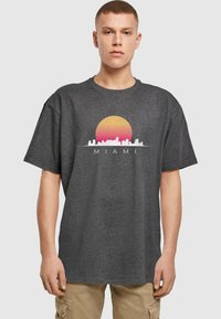 Merchcode MIAMI  - Triko s potiskem - charcoal