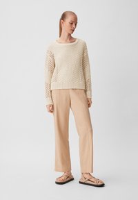 comma casual identity MIT LABEL PATCH - Strickpullover - beige
