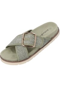 Sandal con cinturino incrociato verde in tessuto intrecciato e suède liscio. Dettagli con fibbia dorata, soletta imbottita e suola leggera.