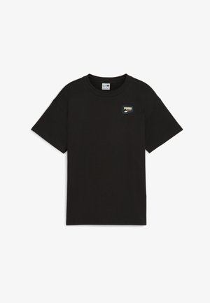 Juodas trumpomis rankovėmis marškinėliai, pagaminti iš medvilnės, su mažu Puma logotipu kairiajame viršutiniame kampe. Apvalus kaklo iškirpimas, standartinė figūra.