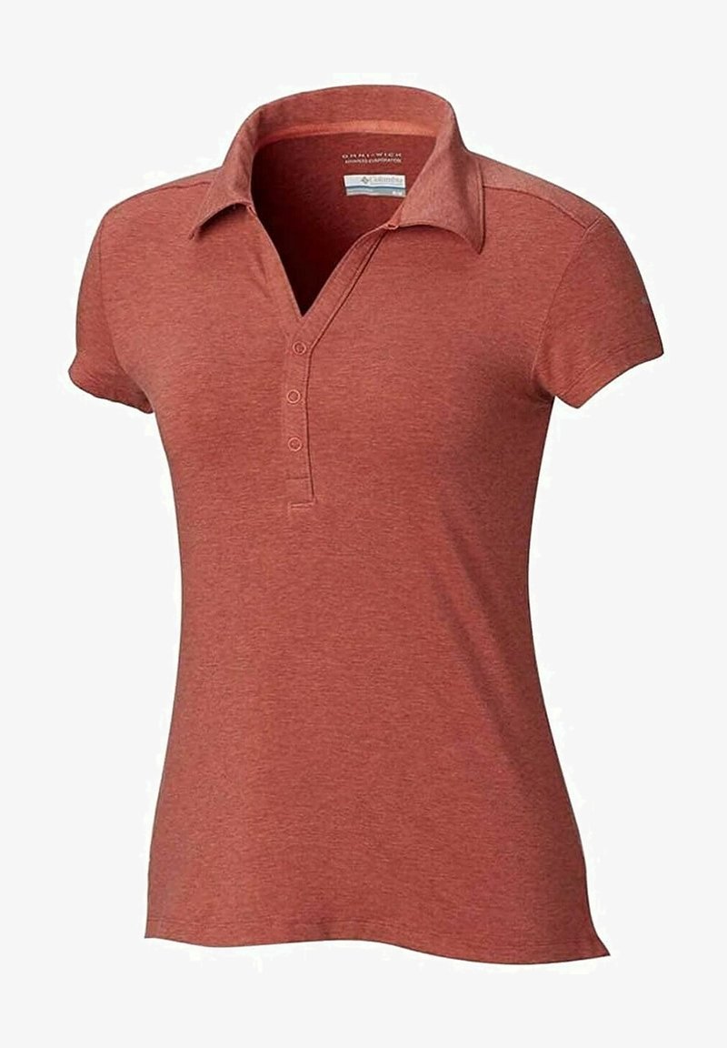 Polo pour femmes à manches courtes, col avec trois boutons, couleur rouille, coupe légèrement cintrée.