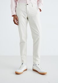 Jack & Jones - JPSTMARCO JJFURY - Chino hlače - bright white Minijatura 1