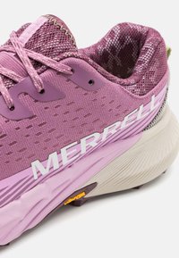 Merrell AGILITY PEAK 5 - Chaussures de running - mauve/fondant