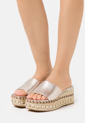 Alma en Pena, Escarpins - gold-coloured